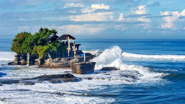 BALI, INDONESIA: A TROPICAL HAVEN FOR OUTDOOR ENTHUSIASTS