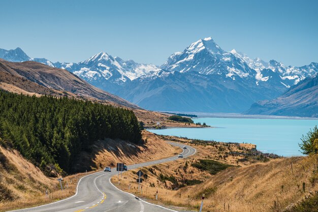 EXPLORING NEW ZEALAND: A HAVEN FOR HOBBIT ENTHUSIASTS